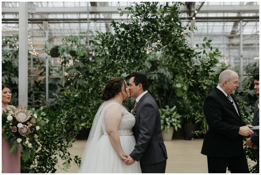 the first kiss of the wedding timeline