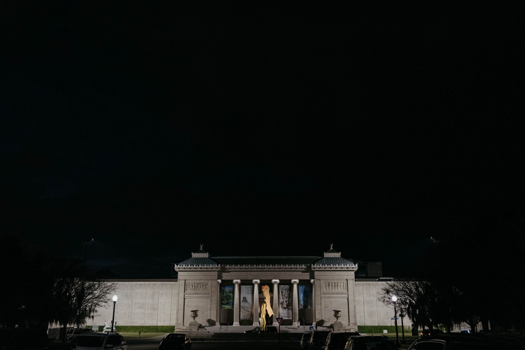 the front the new orleans museum of art at night